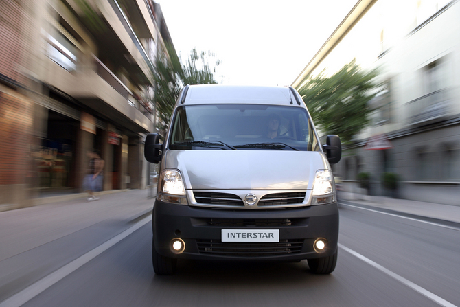 Nissan Interstar Fase III Combi 9 L2H2 2.5 dCi 120 Premiu Nissan Interstar Fase III Combi 9 L2H2 2.5 dCi 120 Premiu