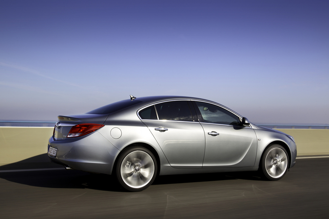 Opel Insignia 2.0 BiTurbo CDTI Opel Insignia 2.0 BiTurbo CDTI