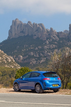 Seat Leon FR+ Supercopa Gets Interior and Exterior Upgrades Seat Leon FR+ Supercopa Gets Interior and Exterior Upgrades