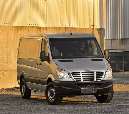 Freightliner Sprinter Crew Van 2500 High Roof 144-in. WB Freightliner Sprinter Crew Van 2500 High Roof 144-in. WB