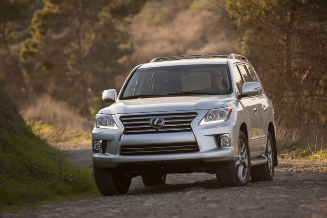 Lexus LX570 Gets New Lexus Nose and Extra Tech Lexus LX570 Gets New Lexus Nose and Extra Tech