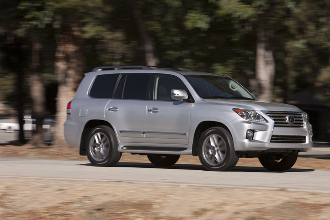 Lexus LX570 Gets New Lexus Nose and Extra Tech Lexus LX570 Gets New Lexus Nose and Extra Tech