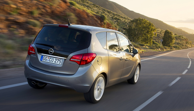Opel Meriva 1.7 CDTI (74 kW) Opel Meriva 1.7 CDTI (74 kW)