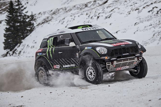 O carro que vai competir no Dakar é um veículo extremamente modificado baseado no Countryman O carro que vai competir no Dakar é um veículo extremamente modificado baseado no Countryman