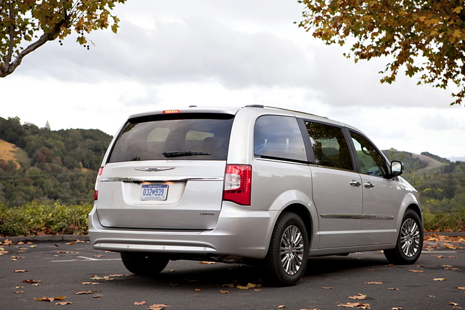 Chrysler Town & Country (modern) Touring Chrysler Town & Country (modern) Touring