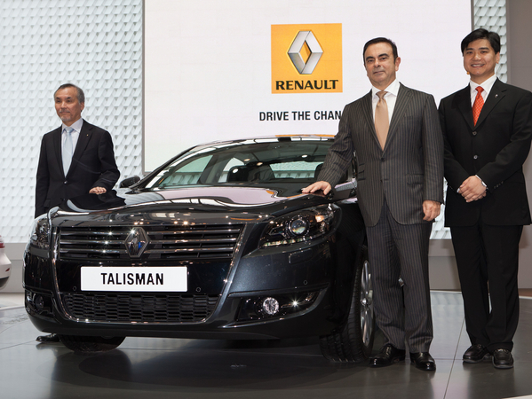 Renault CEO Carlos Ghosn was also on hand for the reveal Renault CEO Carlos Ghosn was also on hand for the reveal