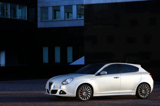 Alfa Romeo Giulietta (modern) Alfa Romeo Giulietta (modern)