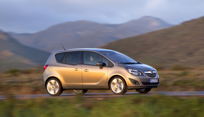 Opel Meriva 1.7 CDTI (74 kW) Opel Meriva 1.7 CDTI (74 kW)