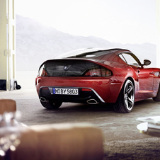 The pentagonal rear diffuser and exhausts point the eye directly to the center of the car