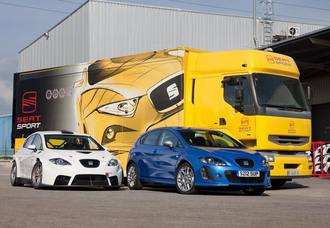 Seat Leon FR+ Supercopa Gets Interior and Exterior Upgrades Seat Leon FR+ Supercopa Gets Interior and Exterior Upgrades