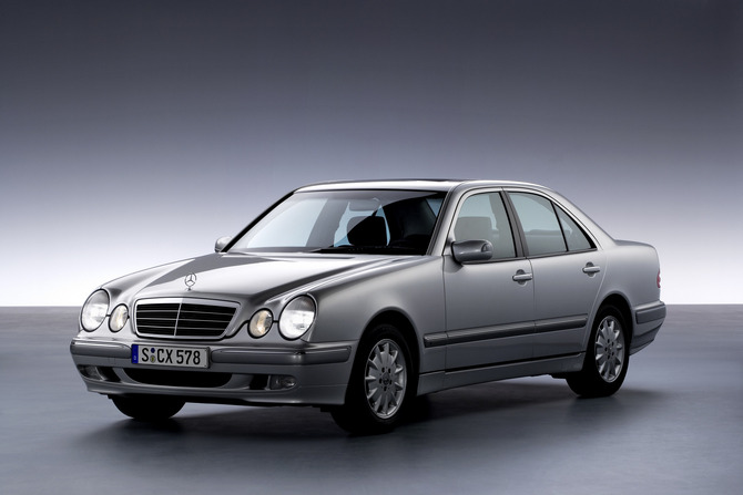 Mercedes-Benz E 250 Diesel AT Mercedes-Benz E 250 Diesel AT