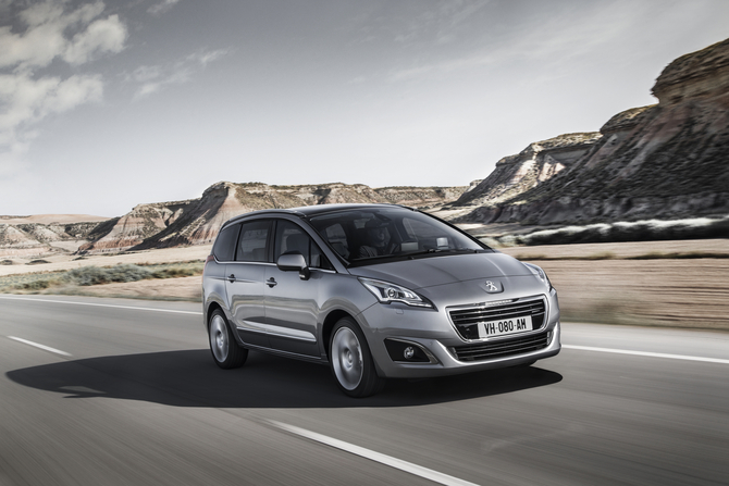 Peugeot 5008 Allure 2.0 BlueHDi Peugeot 5008 Allure 2.0 BlueHDi