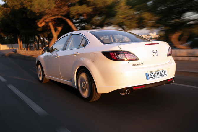 Mazda 6 i Touring Plus Mazda 6 i Touring Plus
