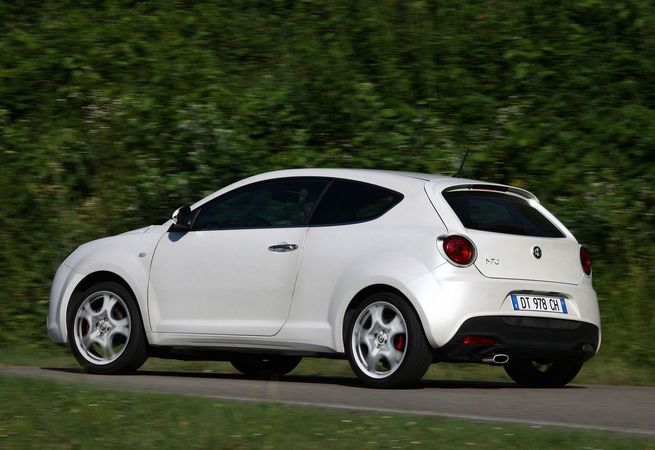 Alfa Romeo MiTo 1.4 Multiair Turbo 135cv Distinctive Alfa Romeo MiTo 1.4 Multiair Turbo 135cv Distinctive