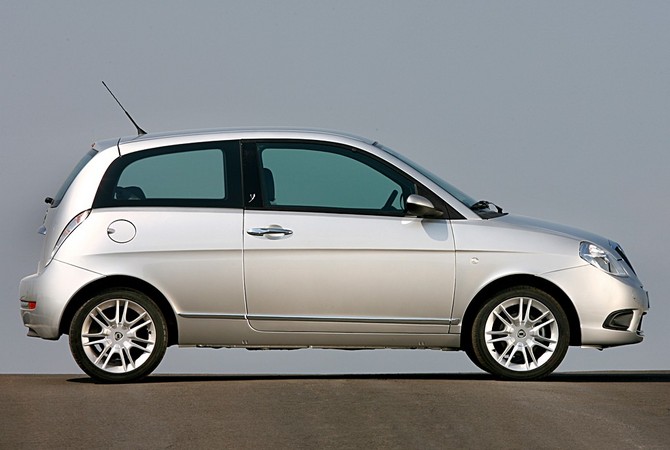 Lancia Ypsilon 1.3 JTD Platino 90cv Lancia Ypsilon 1.3 JTD Platino 90cv