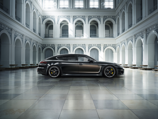 A edição especial Panamera Turbo S Executive Exclusive vai ter as suas 100 unidades vendidas em mercados selecionados A edição especial Panamera Turbo S Executive Exclusive vai ter as suas 100 unidades vendidas em mercados selecionados
