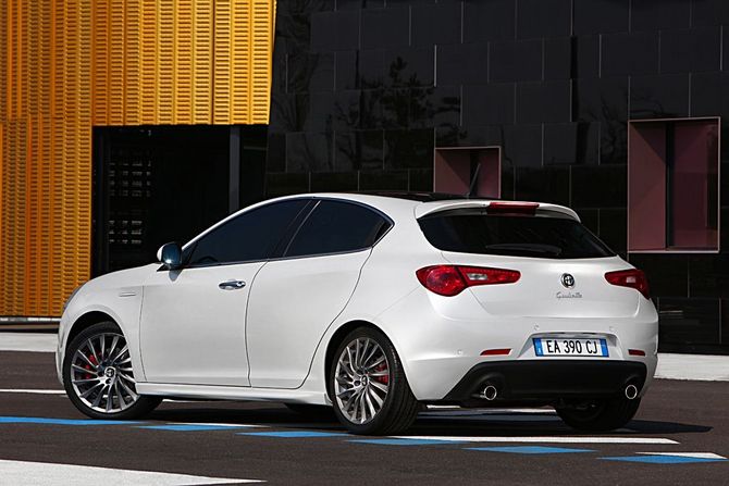Alfa Romeo Giulietta 1750 TBi 235cv Quadrifoglio Verde Alfa Romeo Giulietta 1750 TBi 235cv Quadrifoglio Verde
