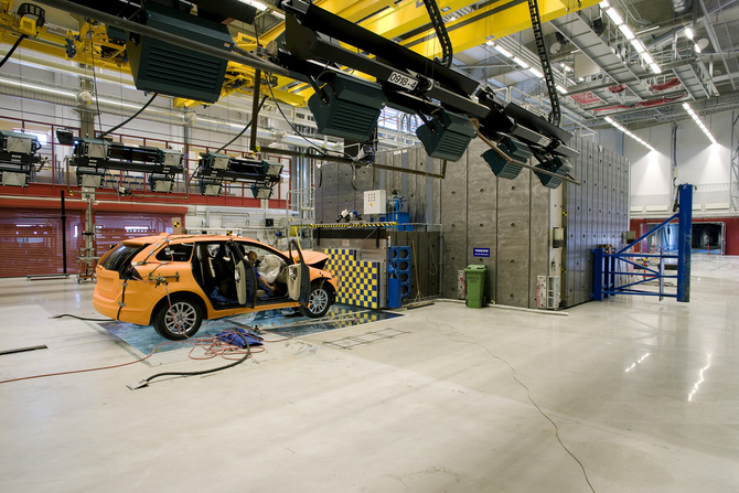 Volvo’s crash-test laboratory celebrates 10th anniversary Volvo’s crash-test laboratory celebrates 10th anniversary