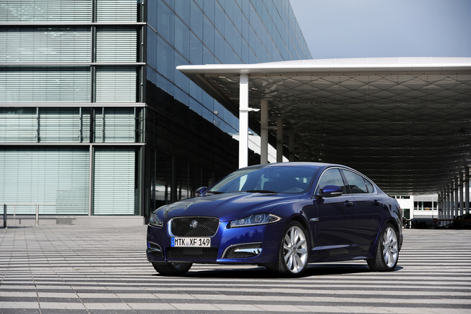 Jaguar XF 2.2D Premium Luxury Jaguar XF 2.2D Premium Luxury