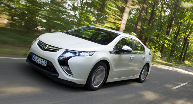 Opel Delivering First Amperas Opel Delivering First Amperas