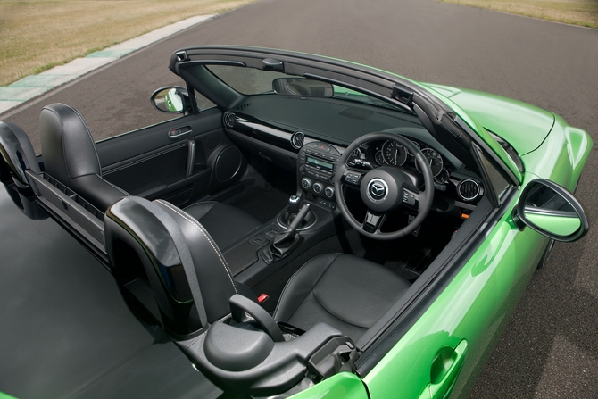 Mazda MX-5 Coupé Cabriolet 2.0i Sport Black Mazda MX-5 Coupé Cabriolet 2.0i Sport Black