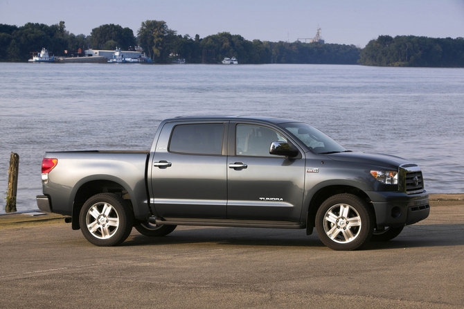 Toyota Tundra CrewMax 4X2 SR5 4.7L Toyota Tundra CrewMax 4X2 SR5 4.7L