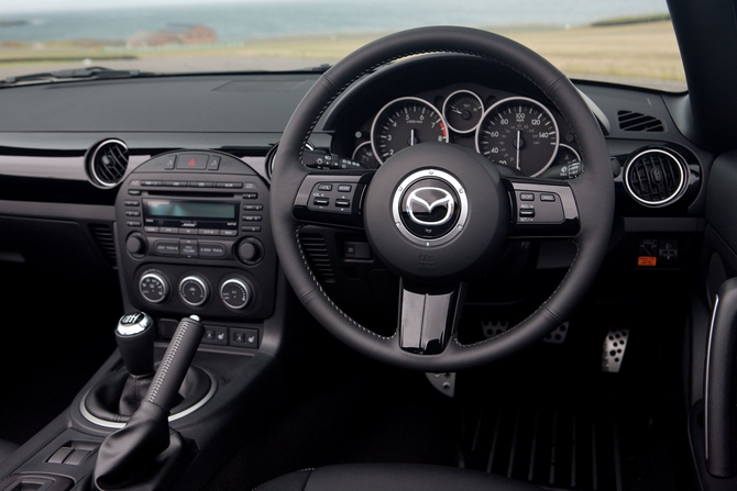 Mazda MX-5 Coupé Cabriolet 2.0i Sport Black Mazda MX-5 Coupé Cabriolet 2.0i Sport Black