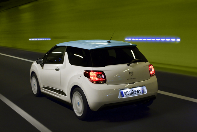 Citroën DS3 1.6 e-HDi Airdream Sport Chic Citroën DS3 1.6 e-HDi Airdream Sport Chic