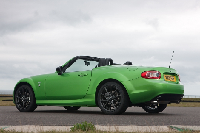 Mazda MX-5 Coupé Cabriolet 2.0i Sport Black Mazda MX-5 Coupé Cabriolet 2.0i Sport Black