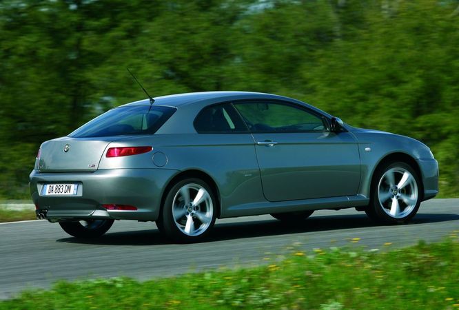 Alfa Romeo GT 1.9 JTDm Q2 150cv Progression Alfa Romeo GT 1.9 JTDm Q2 150cv Progression