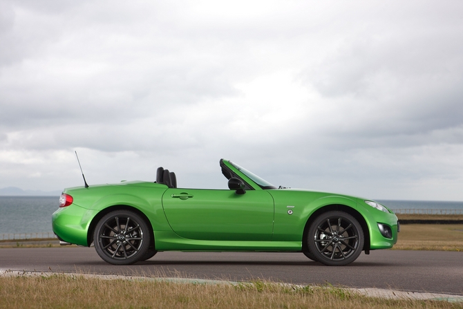 Mazda MX-5 Coupé Cabriolet 2.0i Sport Black Mazda MX-5 Coupé Cabriolet 2.0i Sport Black