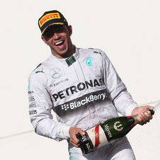 Hamilton aumentou para 24 pontos a vantagem sobre Rosberg no campeonato