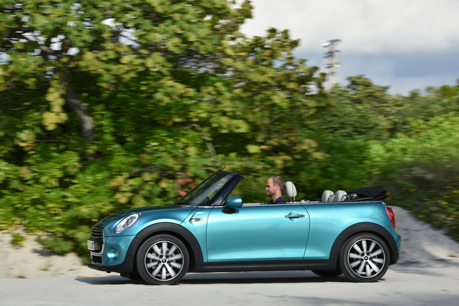 MINI (BMW) Cooper Convertible MINI (BMW) Cooper Convertible