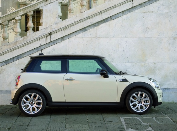 MINI (BMW) Mini Cooper D Auto MINI (BMW) Mini Cooper D Auto
