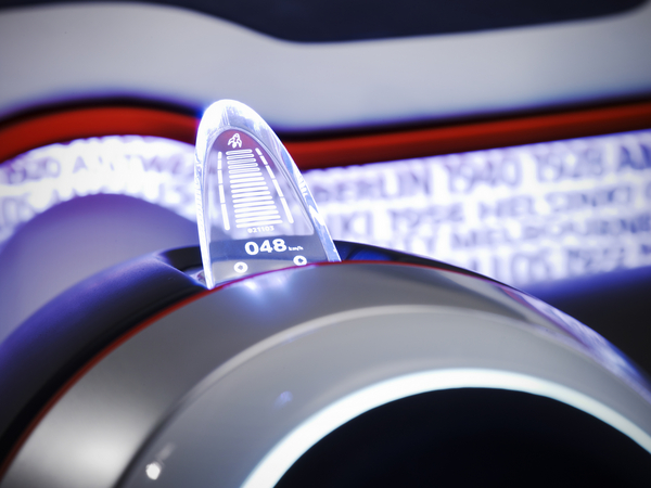 The instrument panel is a simple glass shard The instrument panel is a simple glass shard