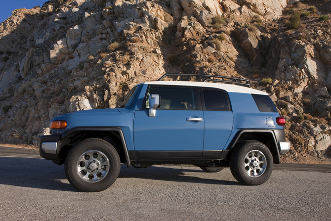 Toyota FJ Cruiser 4X2 Toyota FJ Cruiser 4X2