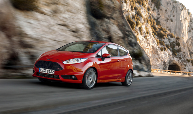 O Fiesta ST já recebeu 3000 encomendas e os pedidos continuam a chegar O Fiesta ST já recebeu 3000 encomendas e os pedidos continuam a chegar