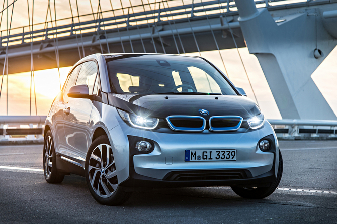 O BMW i3 já recebeu 11000 encomendas desde o lançamento em novembro O BMW i3 já recebeu 11000 encomendas desde o lançamento em novembro