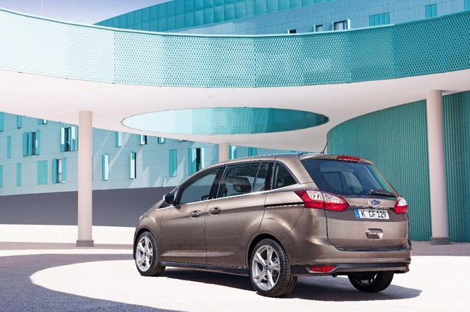 Ford Grand C-Max 1.0 EcoBoost Ford Grand C-Max 1.0 EcoBoost