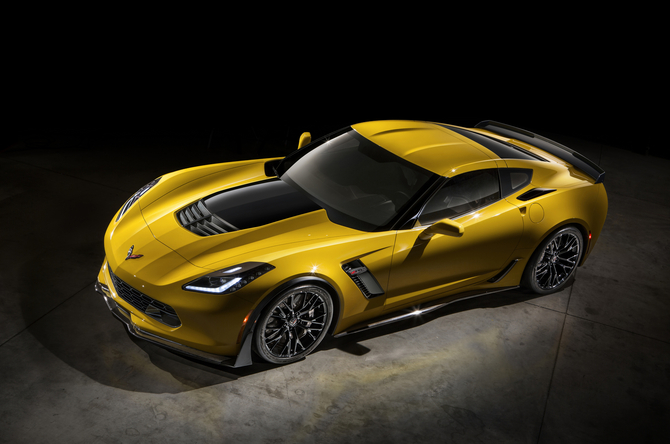 O Z06 recebe um motor supercharged de 6.2 litros que vai ter pelo menos 625cv O Z06 recebe um motor supercharged de 6.2 litros que vai ter pelo menos 625cv