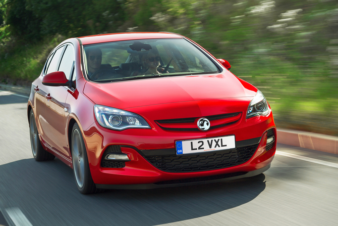 The cars use a BiTurbo 2.0-liter diesel with 195ps The cars use a BiTurbo 2.0-liter diesel with 195ps