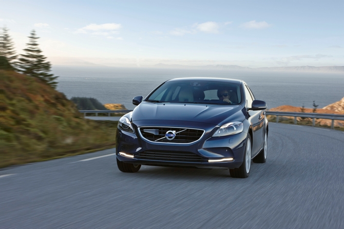Volvo V40 D2 Summum Volvo V40 D2 Summum