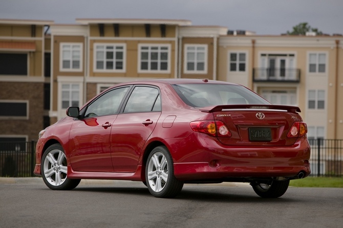 Toyota Corolla XRS 5-Spd AT Toyota Corolla XRS 5-Spd AT