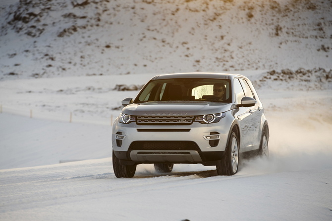 Land Rover Discovery Sport 2.0 TD4 4x4 HSE Luxury Land Rover Discovery Sport 2.0 TD4 4x4 HSE Luxury