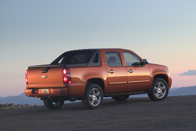 Chevrolet Avalanche LS 2WD Chevrolet Avalanche LS 2WD