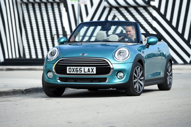 MINI (BMW) Cooper D Convertible MINI (BMW) Cooper D Convertible