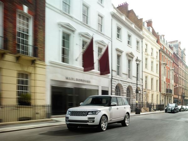 It looks exactly the same as the other Range Rover models otherwise It looks exactly the same as the other Range Rover models otherwise