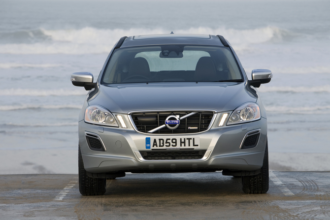 Volvo XC60 2.0 D3 DRIVe R-Design Premium 2WD Start/Stop Volvo XC60 2.0 D3 DRIVe R-Design Premium 2WD Start/Stop