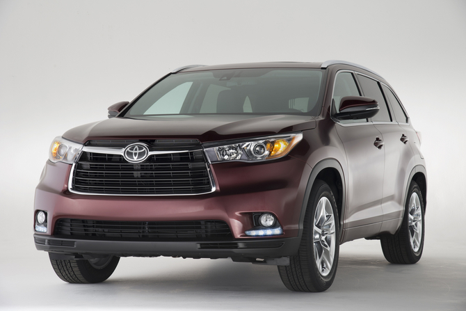 Toyota Introduces Third Generation Highlander with Hybrid Option Toyota Introduces Third Generation Highlander with Hybrid Option