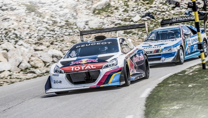 O 208 T16 esteve numa sessão de treinos no Mont Ventoux antes de partir para os EUA O 208 T16 esteve numa sessão de treinos no Mont Ventoux antes de partir para os EUA